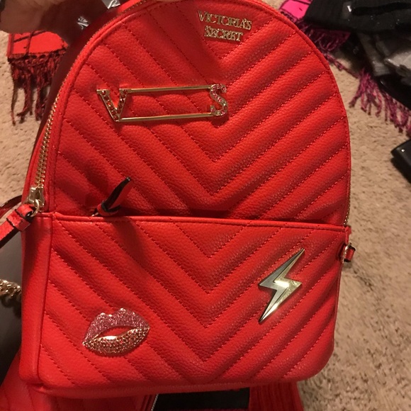 Victoria Secret red bundle 👜♥️ - Picture 4 of 5